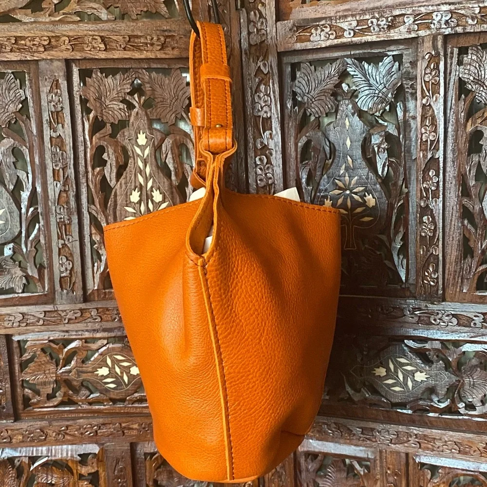 PORTLAND LEATHER COMPANY SMALL KANGAROO SHOULDER BAG IN KOI - Picture 3 of 10